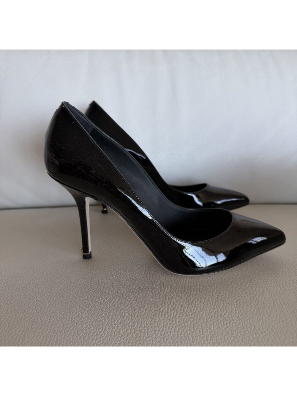 NEW DOLCE&GABBANA Black Patent Leather DG Pumps Heels Shoes - EU 37/US 6.5